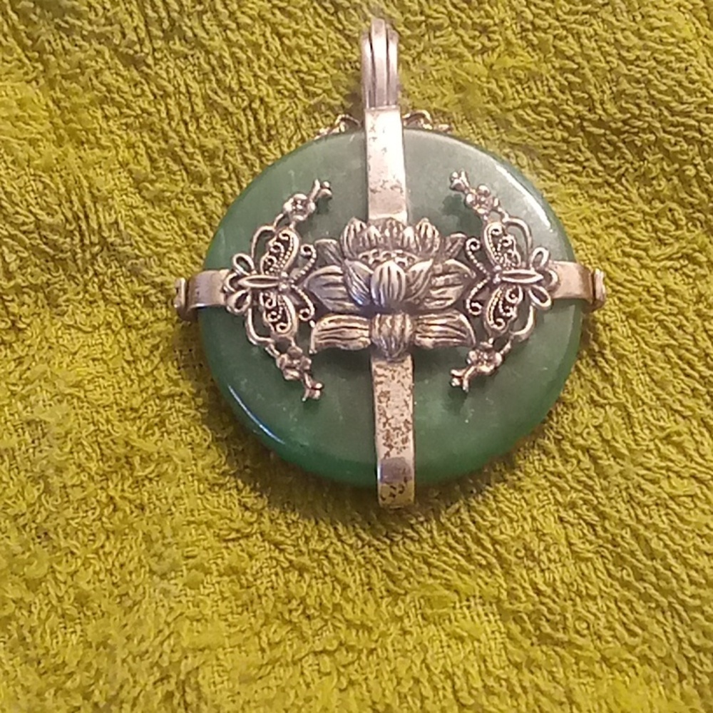 Vintage jade sterling pendant